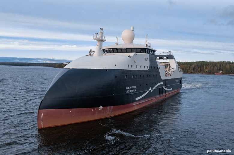 Корабль из будущего: новейший российский траулер «Капитан Соколов» засняли вживую, он уже завершил испытания