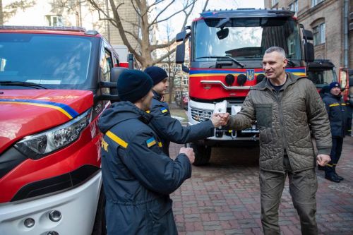 Київ отримав ще 5 нових пожежних автомобілів - пожеж