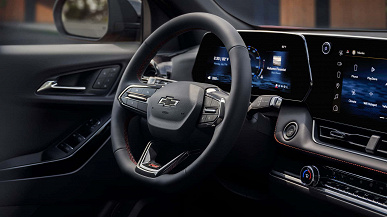 Обновленный интерьер с двумя 11-дюймовыми экранами, 8-ступенчатый «автомат», 175 л.с. и полный привод. Представлен Chevrolet Equinox 2025