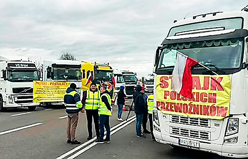 Польські перевізники розблокували рух вантажівок на двух переходах на українському кордоні