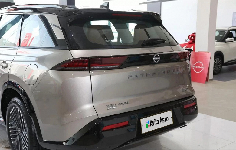 Новейший Nissan Pathfinder 2024 уже можно заказать в России: 252 л.с., 9-ступенчатый «автомат», только полный привод и топовое оснащение