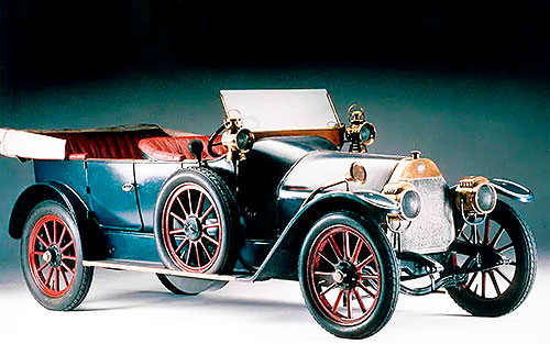 Перші в автомобілі відомих автовиробників світу - виробник