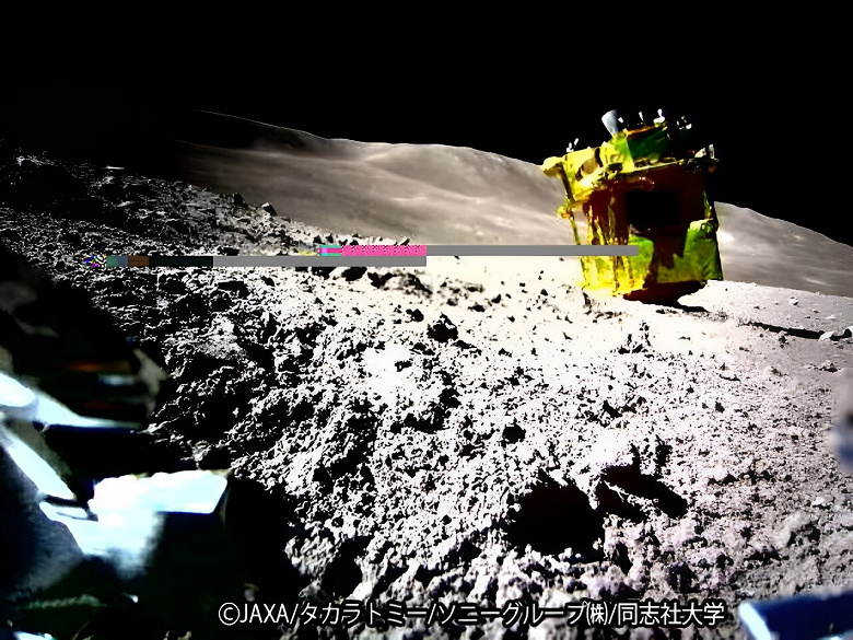 Посадочный аппарат SLIM переведен в состояние спячки на время лунной ночи, но специалисты JAXA остаются оптимистами