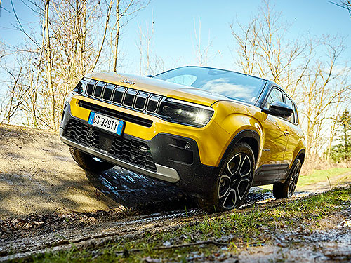 Новий Jeep Avenger вже скоро буде доступний в Україні. Оголошено версії та комплектації - Jeep