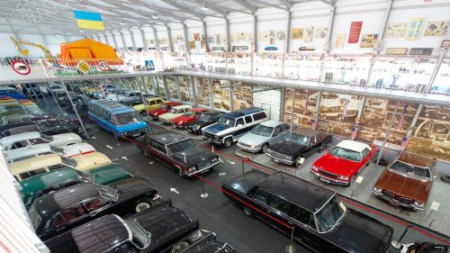 У суботу в Києві відкриється музей ретро автомобілів "Колеса історії" - veptq