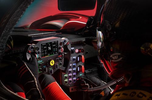 Фінальний банкет: Ferrari теж вирішила ще потримати двигун V12