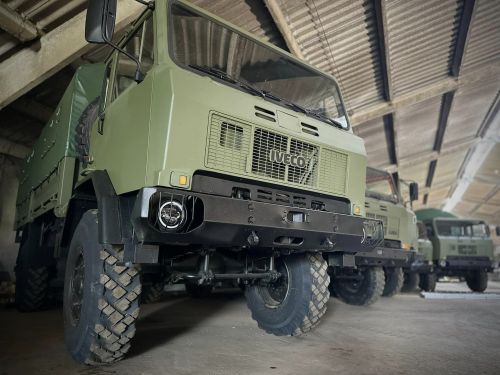 Нафтогаз передав ЗСУ партію військових вантажівок IVECO
