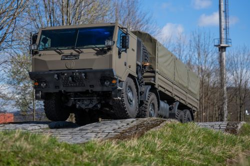 Tatra представить нову логістичну військову вантажівку 8х8