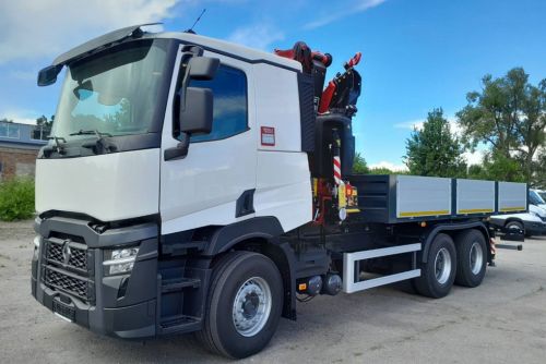 АВТОСТРАДА закупила 3 бортові платформи на шасі Renault Trucks - Renault