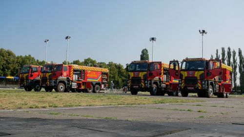 ДСНС отримала першу партію потужних пожежних автоцистерн українського виробництва