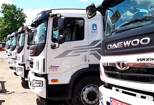 Миколаїв отримав нові сміттєвози на шасі Daewoo