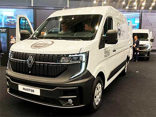 Новий Renault Master назвали найкращим веном 2025 року - Renault