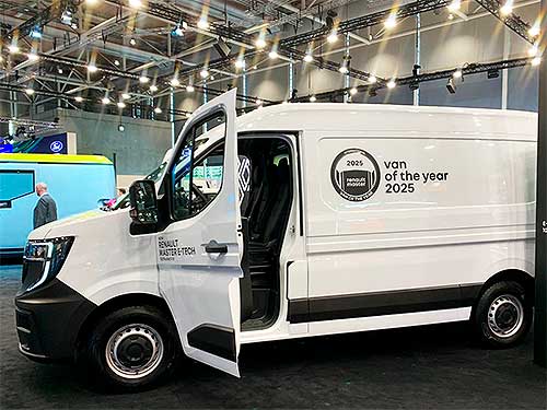 Новий Renault Master назвали найкращим веном 2025 року - Renault