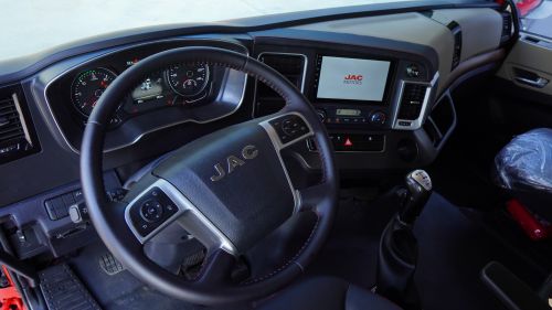 В Україні набирають популярність універсальні вантажівки JAC N200 з кранами-маніпуляторами HIAB - JAC