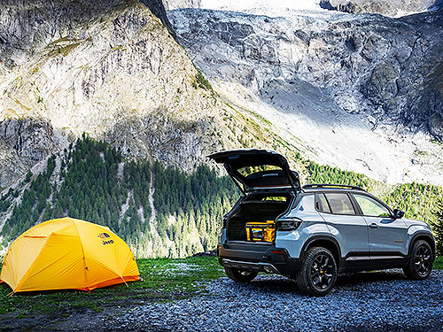 Jeep представляє ексклюзивну версію Jeep Avenger 4xe The North Face Edition - Jeep