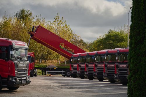 Scania поставила аграрному холдингу велику партію зерновозів