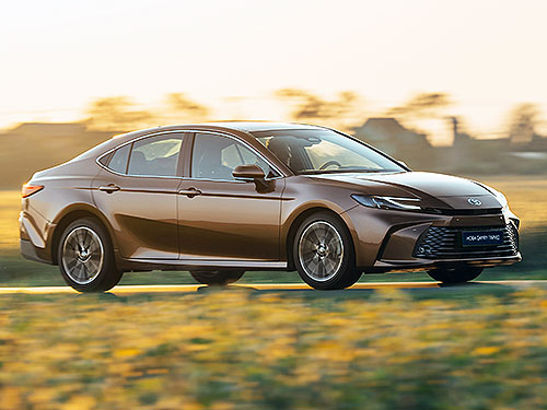 В салонах GM GROUP вже доступна для замовлення нова Toyota Camry 2024 - Toyota